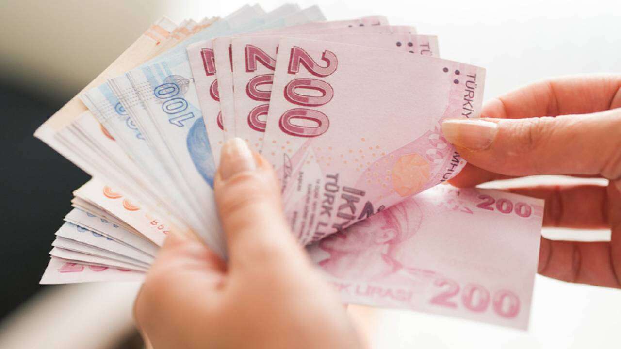 Milyonlarca ev hanımına ve anneye müjde: Emeklilik tarihi öne çekiliyor, işte masadaki yeni reform paketi! 8